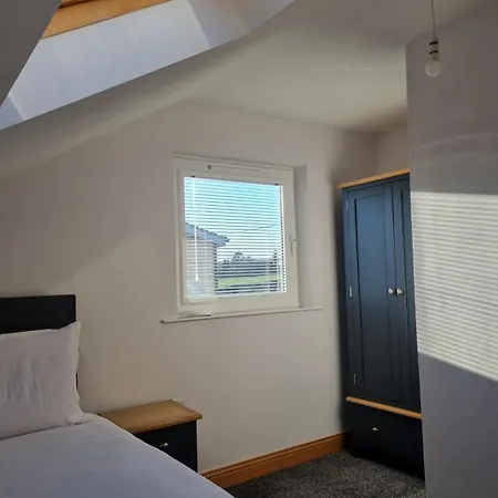 Sullatober House With Hot Tub And Games Room Carrickfergus Room photo